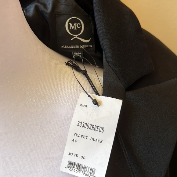 NWT- Alexander McQueen Elegant Black Tuxedo Dress, size 44. Excellent condition - Picture 7 of 10